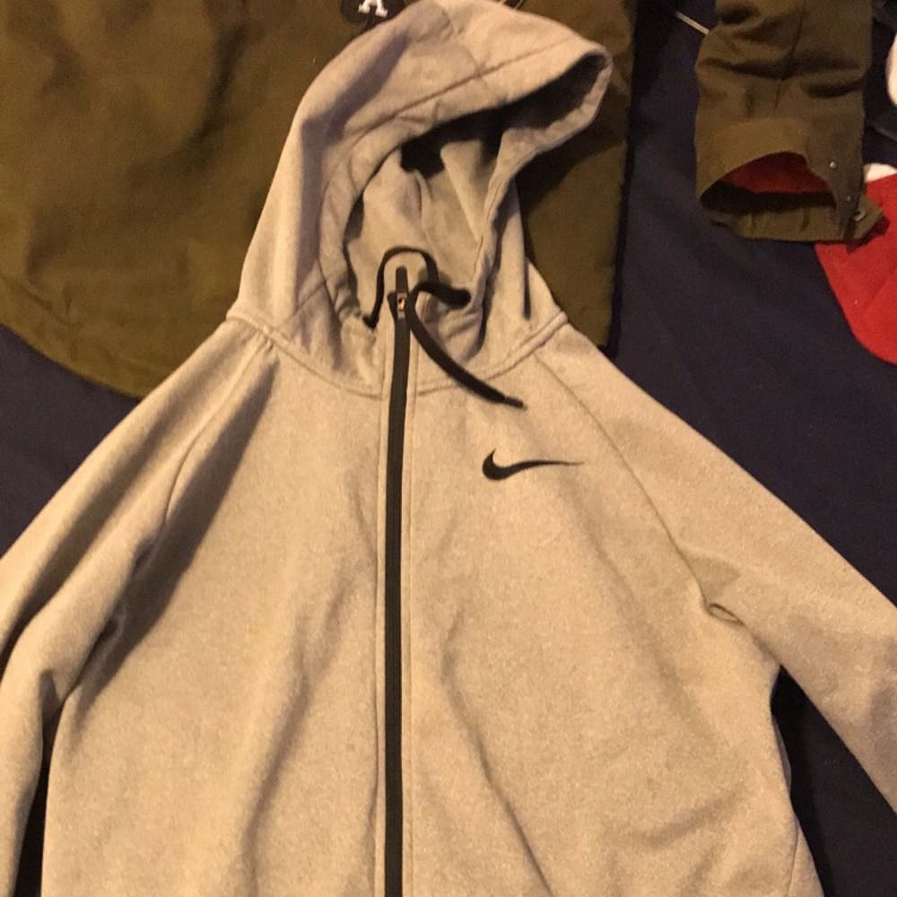 Nike tech dri fit hoodie. Worn but still good.